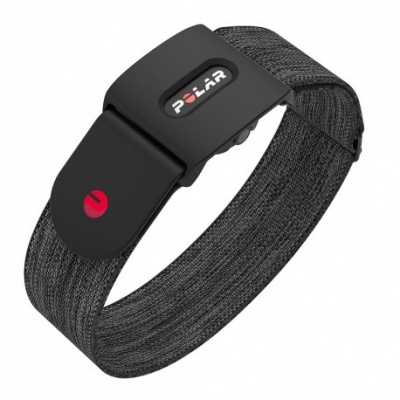 Pulseira desportiva preta da marca POLAR com fecho plástico e fita elástica texturada