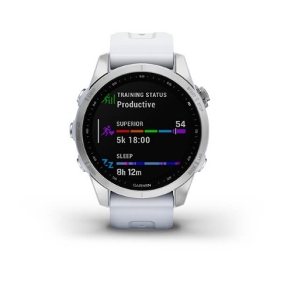 Relógio inteligente Garmin branco com ecrã circular a mostrar dados de treino e sono