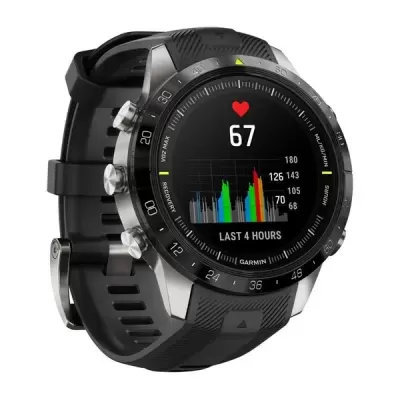 Relógio inteligente Garmin preto com mostrador redondo digital a mostrar frequência cardíaca