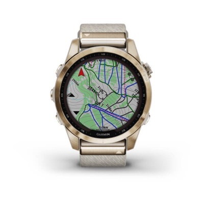 Relógio Garmin com ecrã a mostrar mapa topográfico
