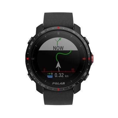 Relógio desportivo preto Polar com ecrã digital e navegação GPS.
