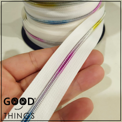 Fecho a metro metalizado | Malha 3 | Fundo Branco