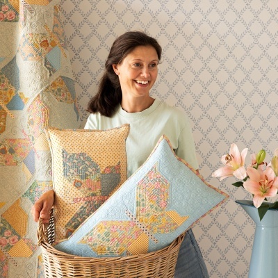 TILDA | Songbird | Flora Blue