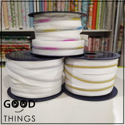 Fecho a metro metalizado | Malha 3 | Fundo Branco