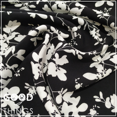 Viscose Floral Branco fundo Preto