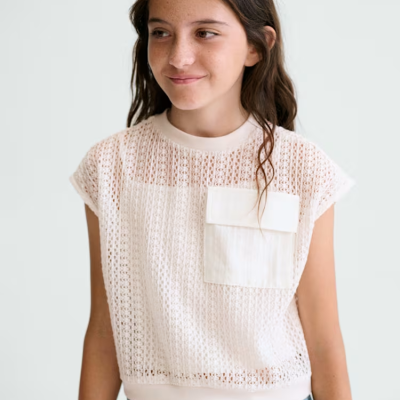 Camisola creme de malha com bolso e calças de ganga