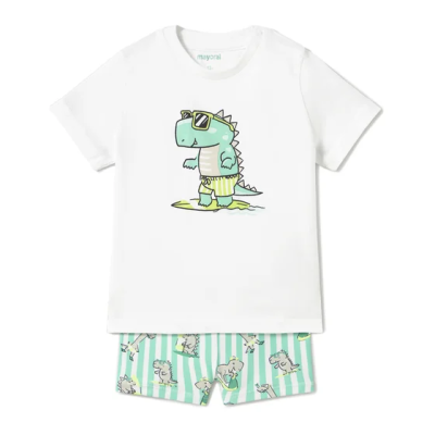 Pijama infantil com t-shirt branca e calções verdes com estampado de dinossauros