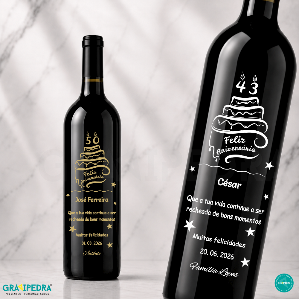 Garrafa de vinho personalizada - Aniversário - GFA39 Garrafa de vinho preta com etiqueta personalizada de aniversário com desenho de bolo e texto em português