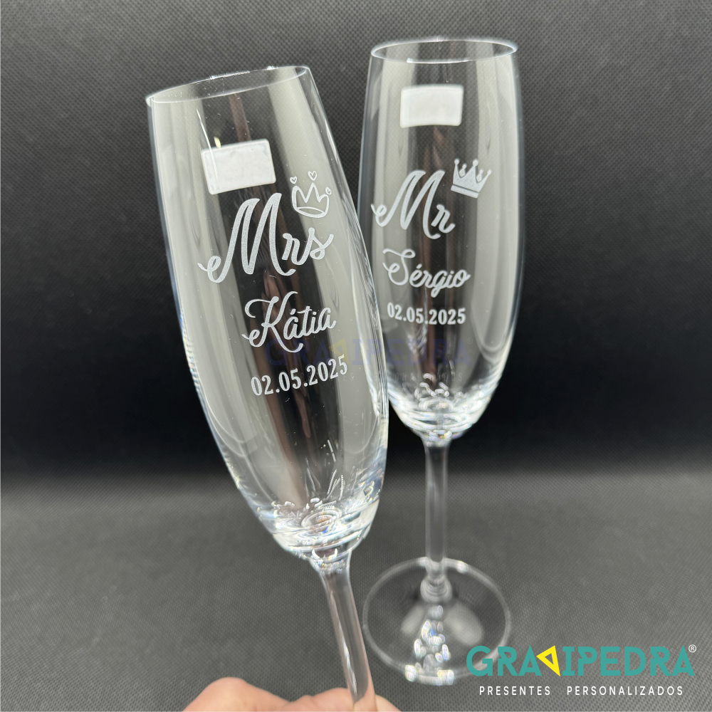 Pack 2 Copos em vidro personalizados - Mr / Mrs - CVCND18A Duas taças de champanhe personalizadas com nomes e datas em branco