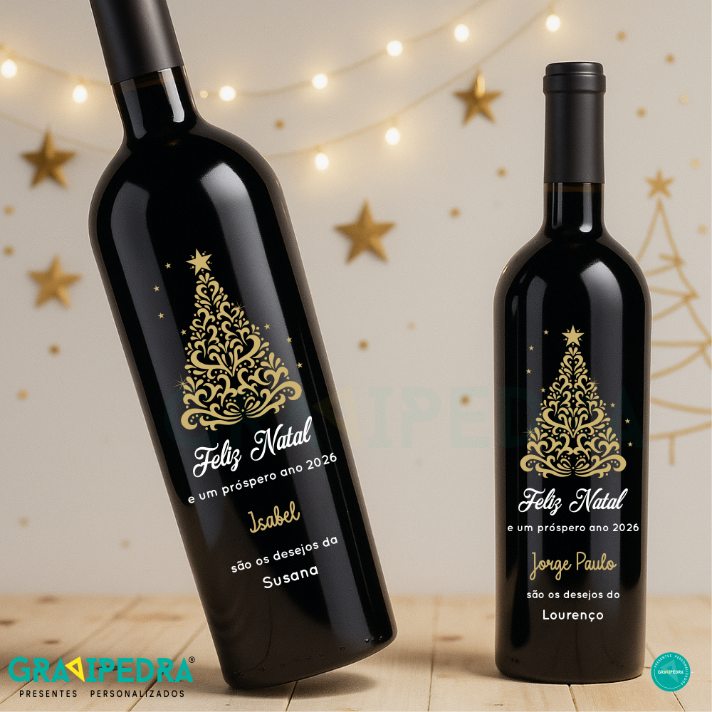 Garrafa de vinho personalizada - Feliz Natal - GNA15 Duas garrafas de vinho tinto com rótulos de Natal personalizados e decoração festiva