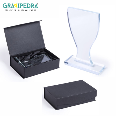 Troféu de vidro transparente com caixa preta para presente