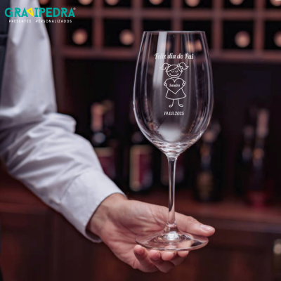 Copo de vinho com gravação personalizada para dia do pai