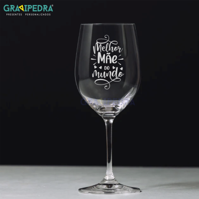 Taça de vinho com gravação 'Melhor Mãe do mundo'