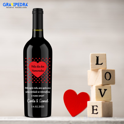 Garrafa de vinho personalizada com tema dia dos namorados