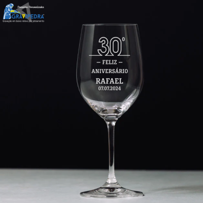 Taça de vidro transparente para vinho com gravação personalizada em branco
