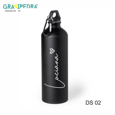 Garrafa metálica preta com nome Luciana e tampa com argola.