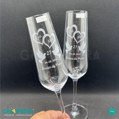 Conjunto de dois copos de champanhe com gravação personalizada Bodas de Prata