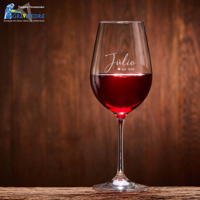 Taça de vinho personalizada com nome Julio e data est. 1978