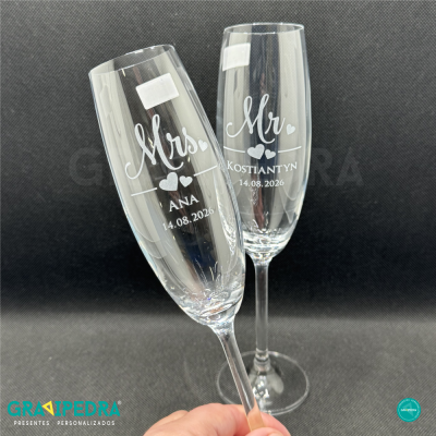 Conjunto de duas taças de champanhe com gravações personalizadas