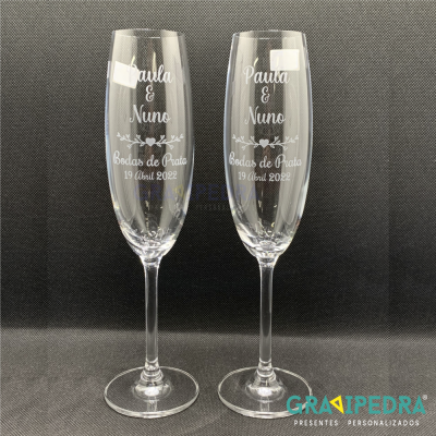 Par de copos de champanhe personalizados com gravação de boda de prata