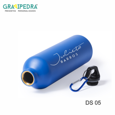 Garrafa desportiva azul com texto branco Juieta BARROS e tampa preta com mosquetão azul