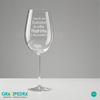 Copo de vinho gravado com texto para madrinha