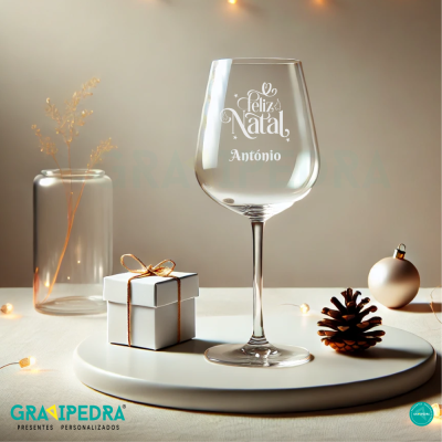 Copo de vidro personalizado para Natal com texto 'Feliz Natal António'