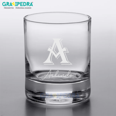 Copo de vidro transparente com gravação personalizada e logo GRA%PEDRA