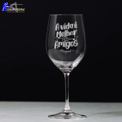 Copo de vinho com mensagem gravada 