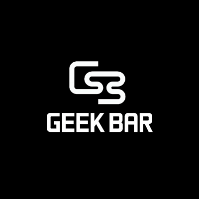 Logótipo branco GSB e texto GEEK BAR em fundo preto.