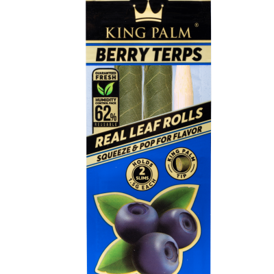 Embalagem azul e preta King Palm Berry Terps com imagem de bagas e texto promocional.