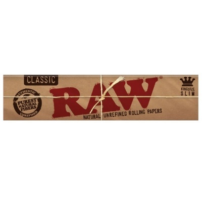 Embalagem castanha de papel de fumar RAW Classic Kingsize Slim com cordão branco