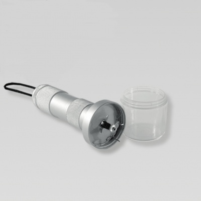 Dispositivo metálico prateado com recipiente plástico transparente