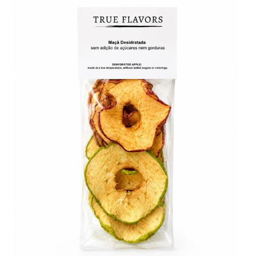 Maçã Desidratada Pacote de maçã desidratada TRUE FLAVORS com fatias com casca vermelha e verde.