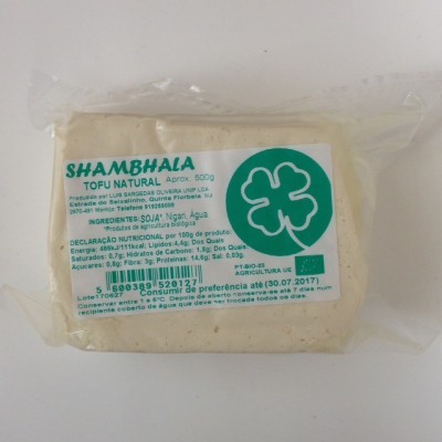 Bloco de tofu natural SHAMBHALA embalado em plástico com etiqueta branca e verde