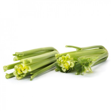 Apio DEVIKA Pencas de aipo fresco sobre fundo branco