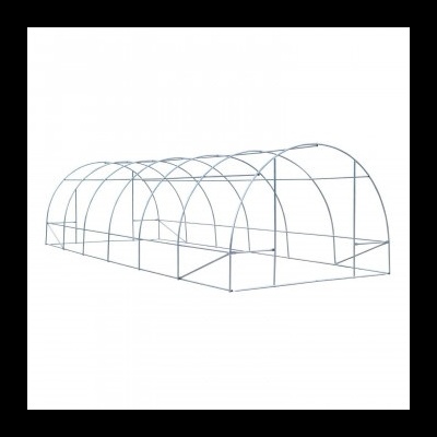 Estrutura metálica tubular branca em arco alongado, sem cobertura