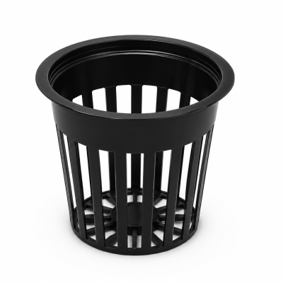 Cesta de plástico negra con diseño de barras verticales