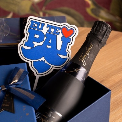 Kit presente com garrafa de champanhe Freixenet e placa decorativa Eu Te Pai
