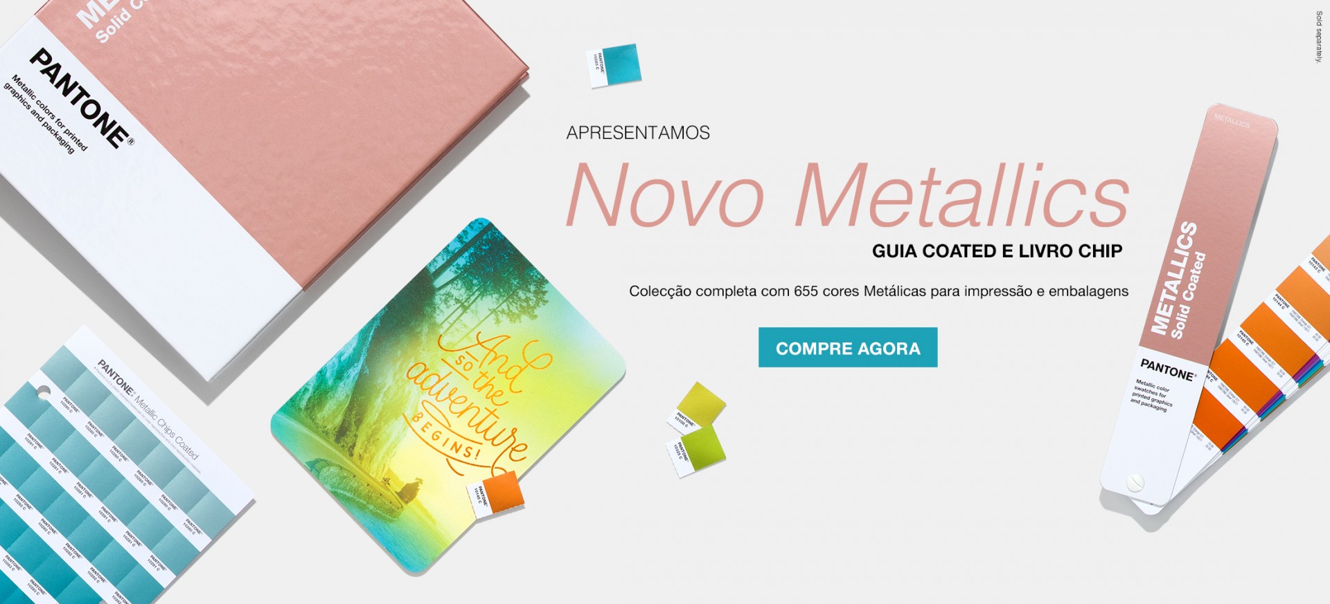 Metallics Guide Guia Pantone Novo Metallics com amostras de cores metálicas e textos promocionais em português
