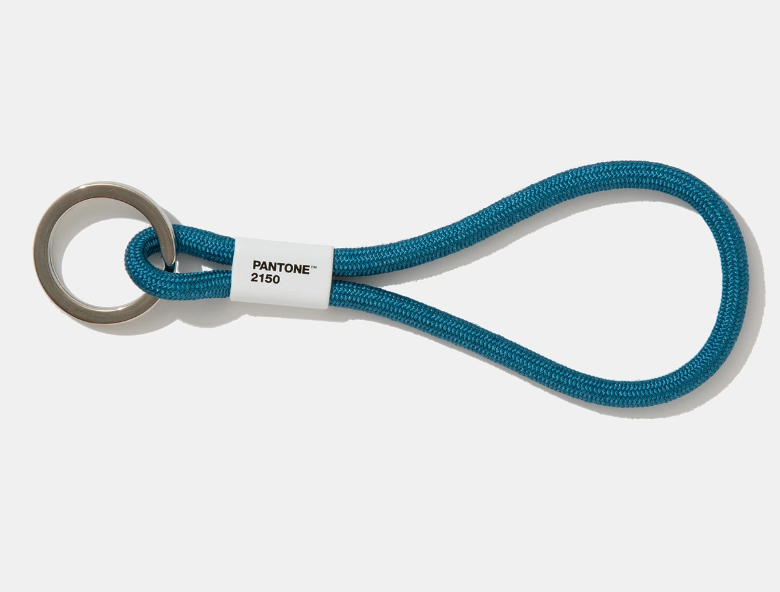 PANTONE SHORT KEYCHAIN Chaveiro com corda azul turquesa e argola metálica