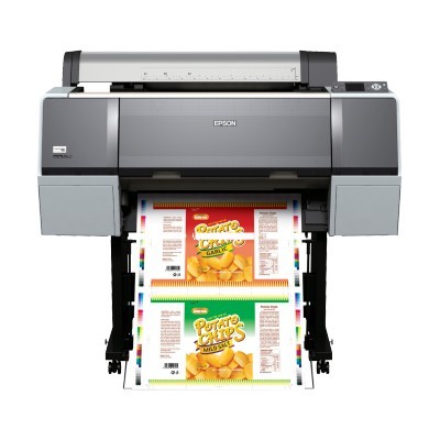 Impressora Epson a imprimir etiquetas coloridas de batatas fritas