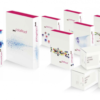 Embalagens brancas com detalhes rosa e imagens coloridas em fundo branco