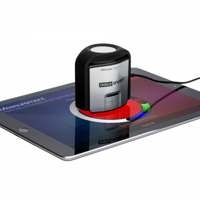 Mesa digitalizadora Wacom Intuos com calibrador X-Rite i1Display Pro sobre tablet