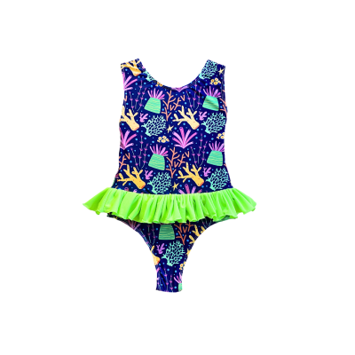 Fato de banho infantil azul com padrão colorido e folho verde