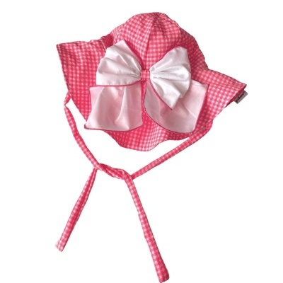 Chapéu infantil rosa xadrez com laço branco e tiras para amarrar
