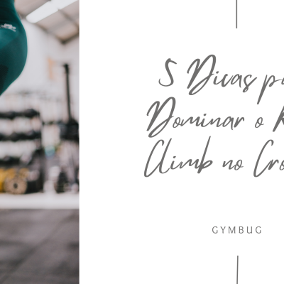 Pernas com leggings verdes escuras e ténis pretos em ginásio, texto motivacional de treino Crossfit