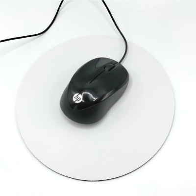 Rato informático preto com cabo e roda de scroll HP