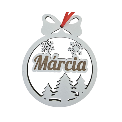 Enfeite de Natal branco com laço, árvores, flocos de neve e nome Márcia
