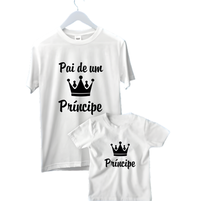Conjunto de duas t-shirts brancas com texto e coroa preta, adulto e criança.
